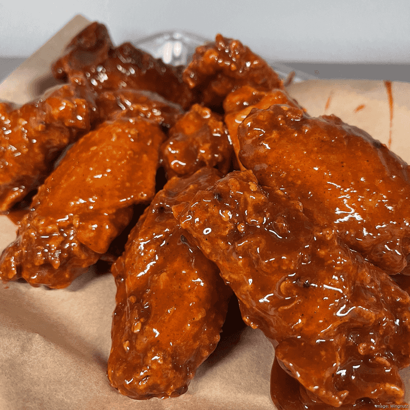 Wingnutz – Buffalo (Lenox Grill inside Best Western on Delaware Ave)