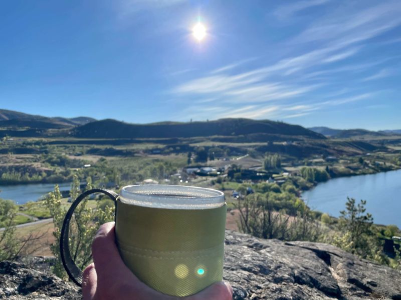 Cashmere Coffee Scene