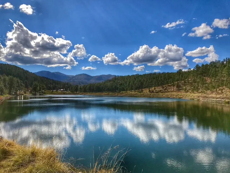 Visit Alto Lake for Quick Photos and Peaceful Moments