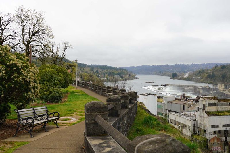 Elevated Explorations: McLoughlin Promenade