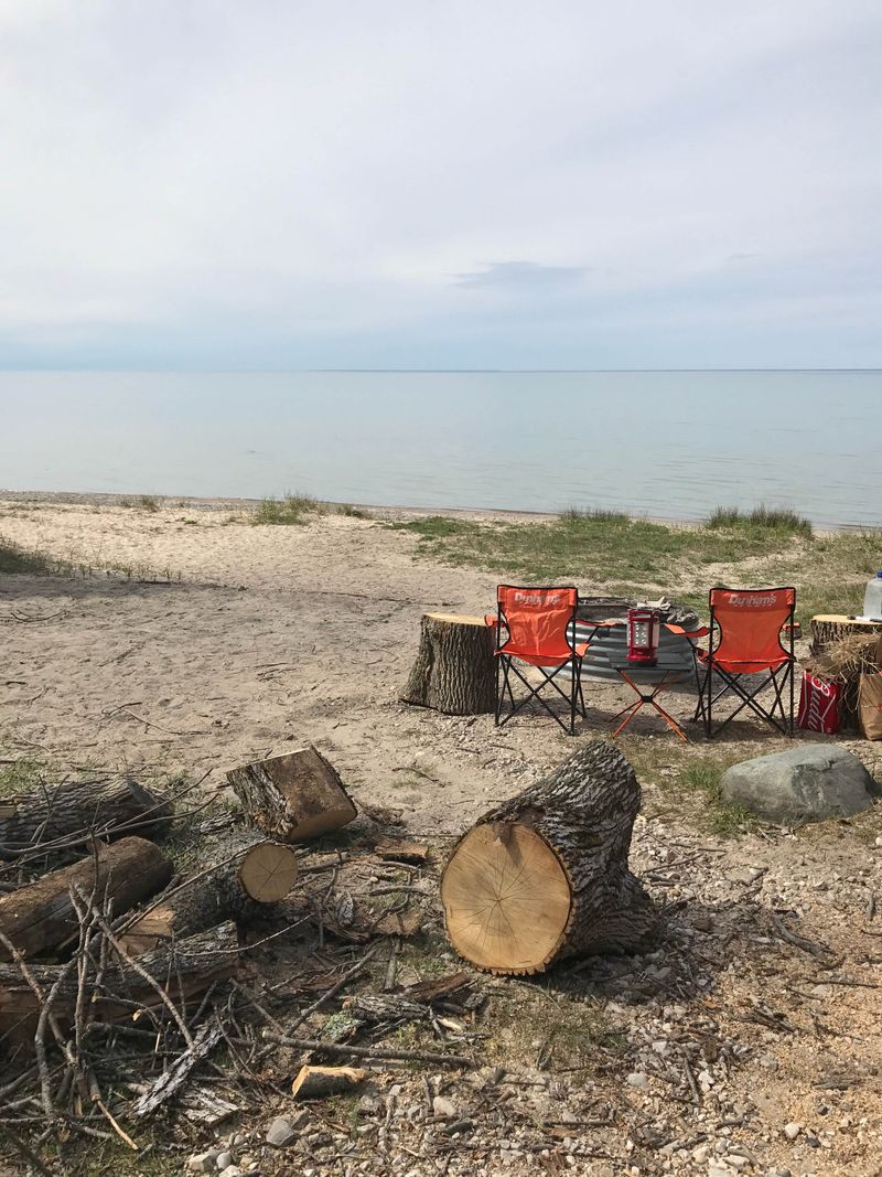 Over 80 Rustic Campsites Along the Shoreline