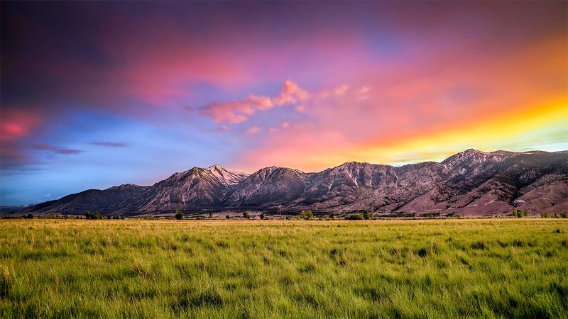 Experience Breathtaking Mountain Views from Every Angle