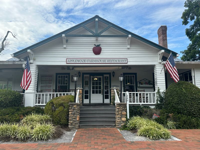 Applewood Farmhouse Restaurant & Grill — Sevierville (Apple Barn Village)
