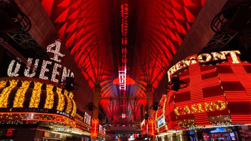 Catch Free Viva Vision Light Shows on Fremont Street