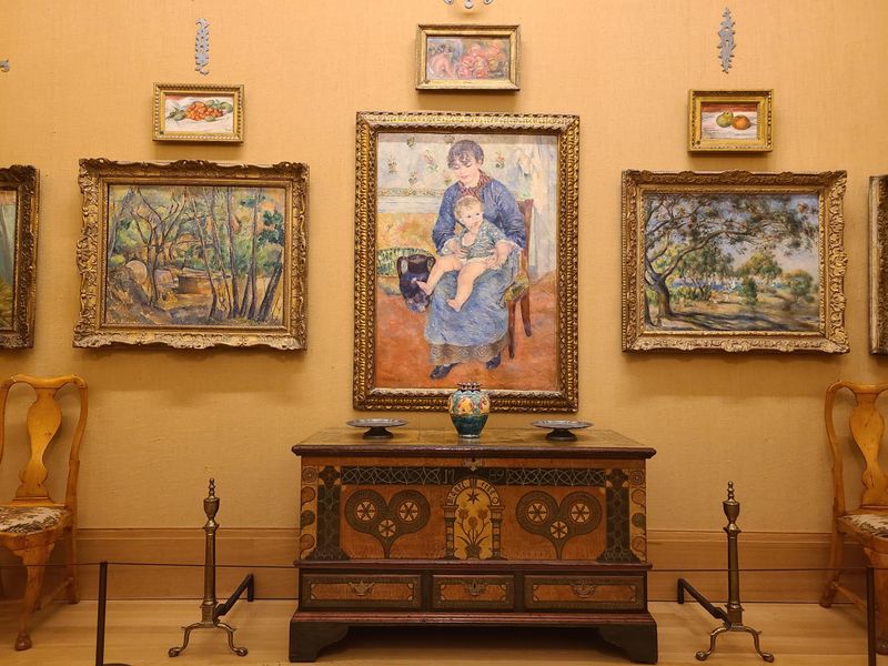Explore the Barnes Foundation on the Parkway