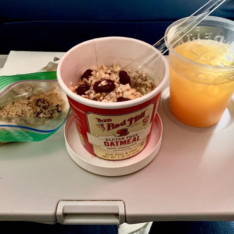 Instant oatmeal cup (dry)