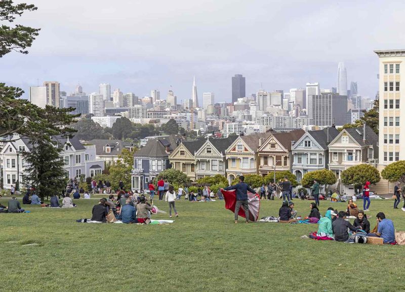 Alamo Square (Painted Ladies)