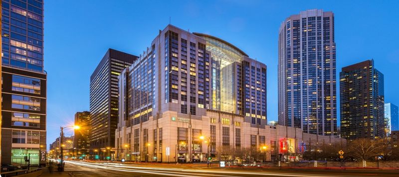 Embassy Suites by Hilton Chicago Downtown Magnificent Mile (Streeterville)
