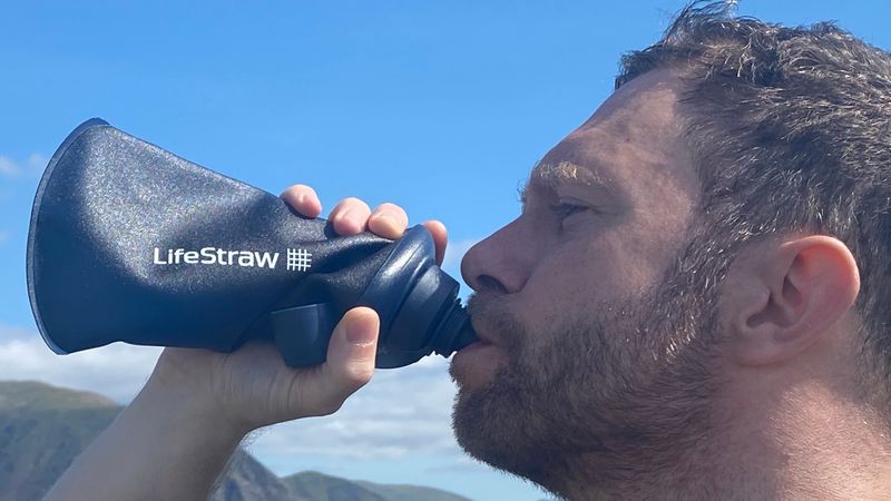 LifeStraw Peak Series Squeeze Bottle (650 ml) — all-in-one bottle filter
