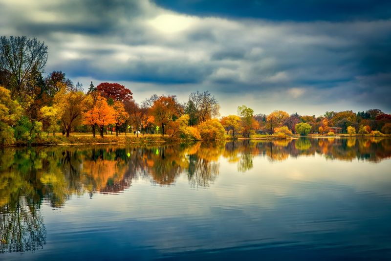 Bike or stroll the Chain of Lakes