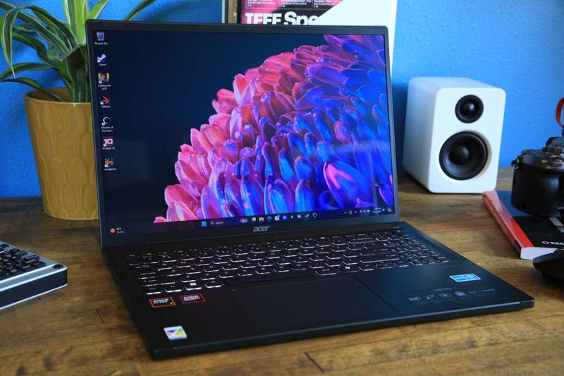 Acer Swift Edge 16 — the light 16-inch for big-screen travelers