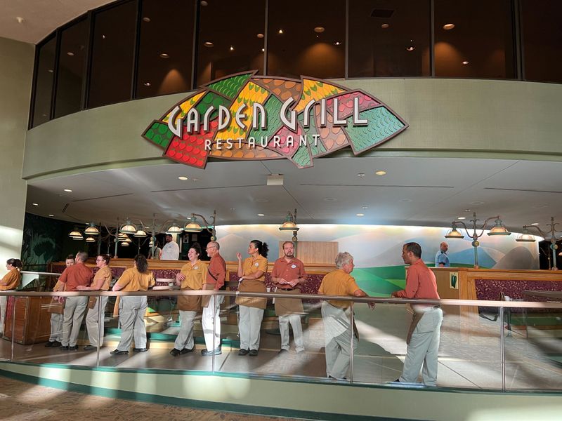 Garden Grill: Rotating Views with Farmer Mickey