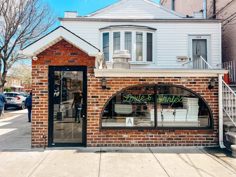 Louie & Ernie's — Pelham Bay, Bronx