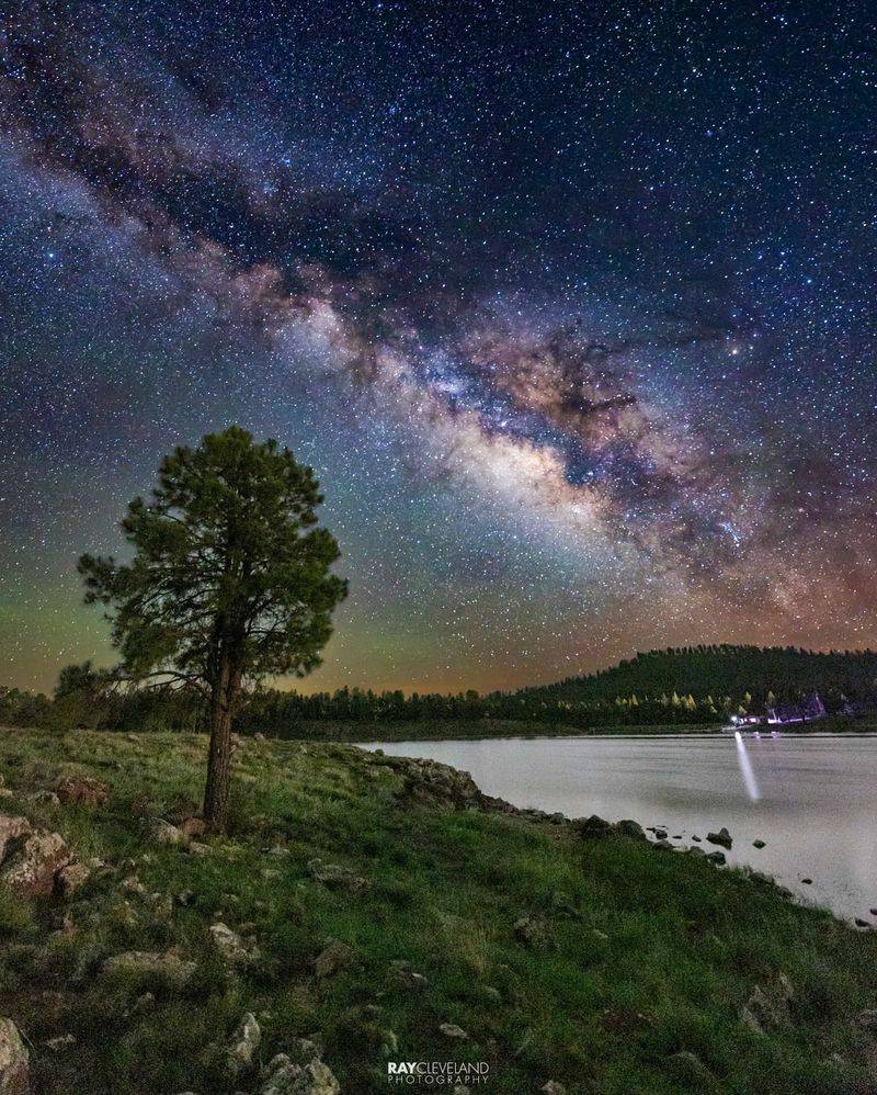 Dark Skies Reveal Cosmic Wonders