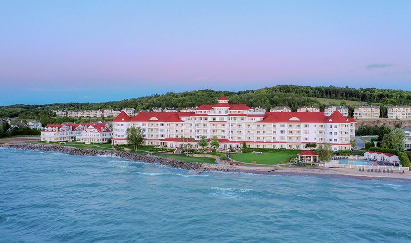 Petoskey / Bay Harbor