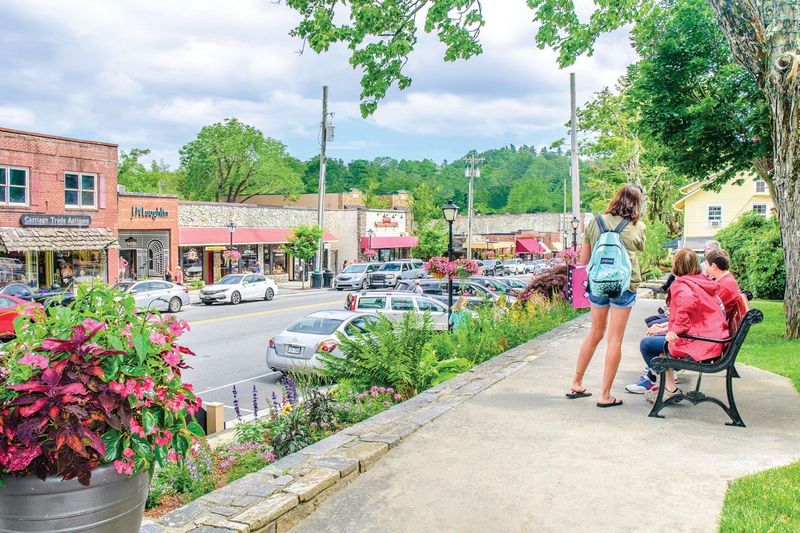 Blowing Rock – The Crown of the Blue Ridge