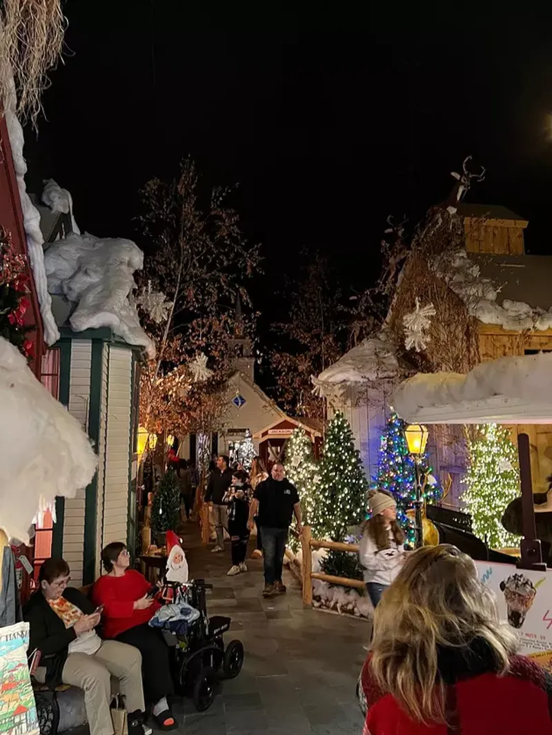 A Christmas Shop That Never Closes