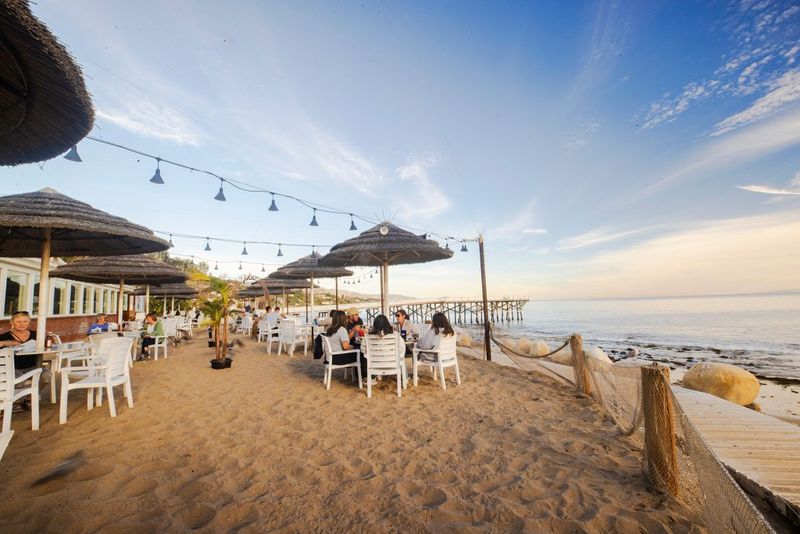 Paradise Cove Beach Café: Barefoot Breakfast Bliss