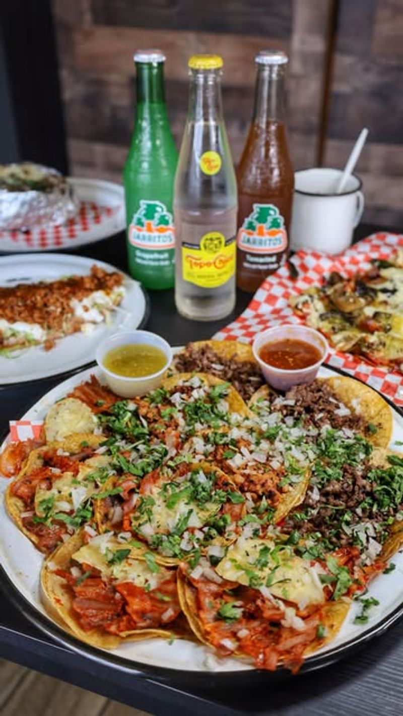 Los Trompos Tacos de Barrio
