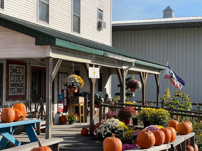 Champlain Orchards Farm Market & Bakery — Shoreham