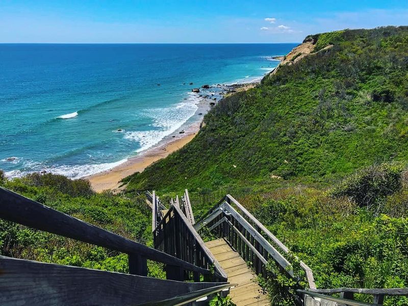 Mohegan Bluffs Beach, Block Island
