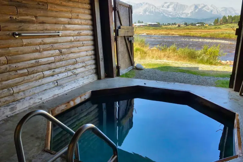 Unique, Cozy Soak Shack with a View
