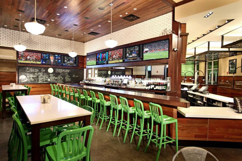 Wahlburgers - Mark Wahlberg's Family Affair
