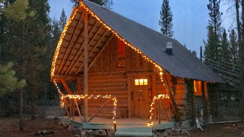 Rustic Little Log Cabin, La Pine
