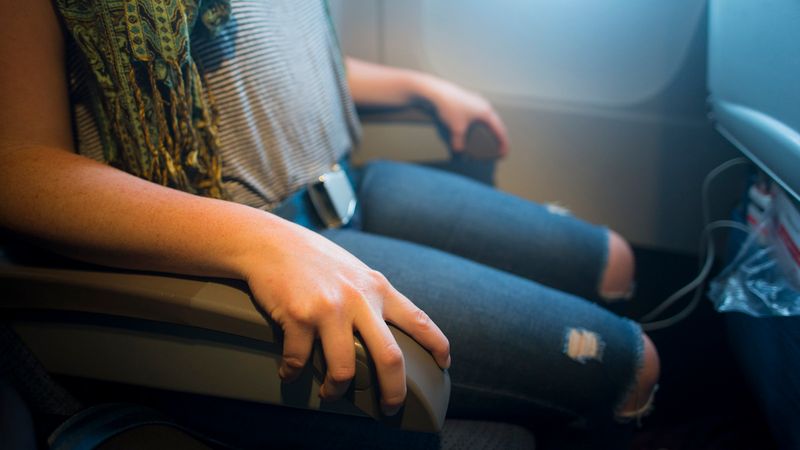 Sharing Armrest Space Fairly
