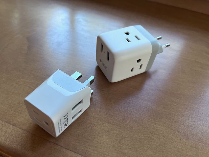OneAdaptr OneWorld65 (Universal Adapter + 65W GaN PD)