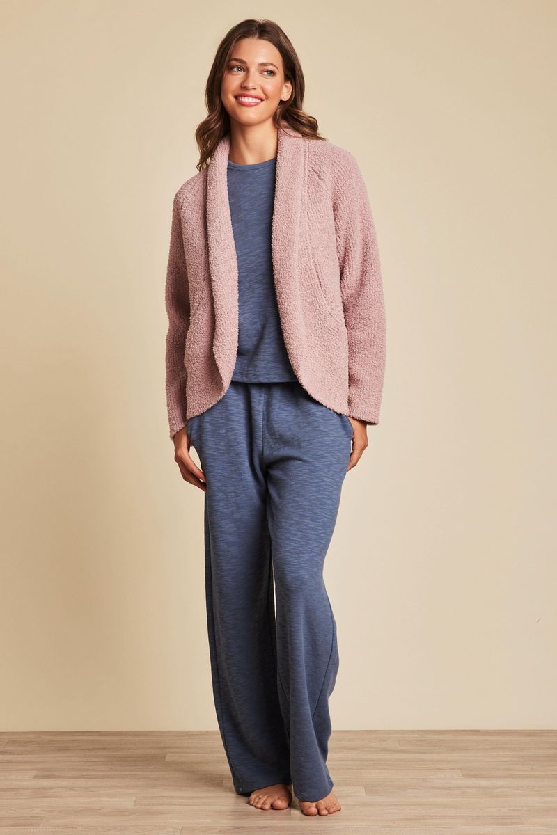 Include a Cozy Go-To Layer for Lounging