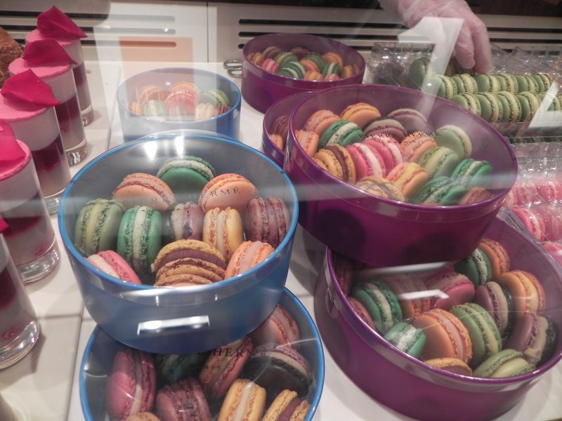 Macaron (Paris – Ladurée/Pierre Hermé)