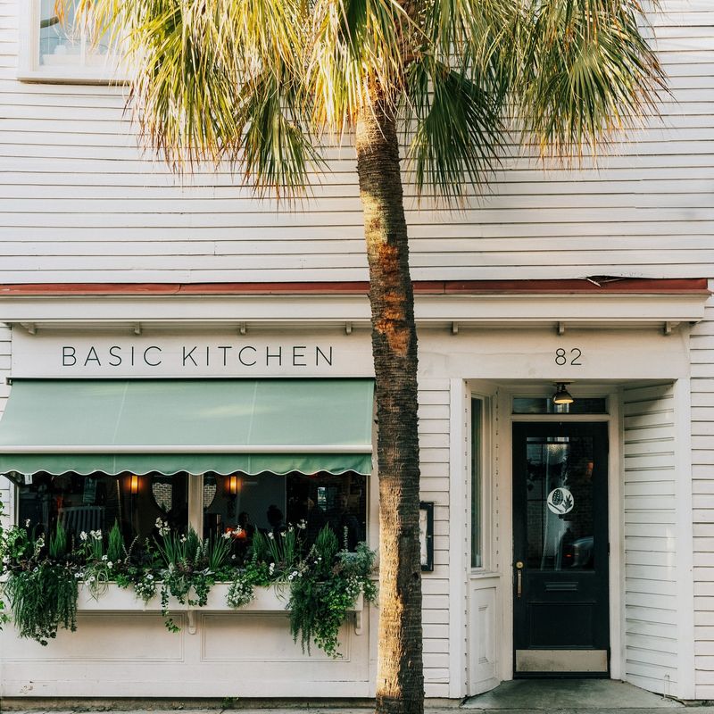 Basic Kitchen (Wentworth St)