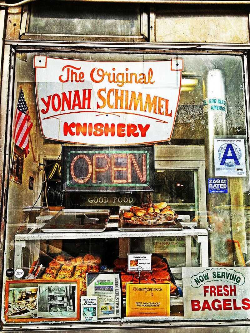 Yonah Schimmel’s Knish Bakery (Lower East Side)
