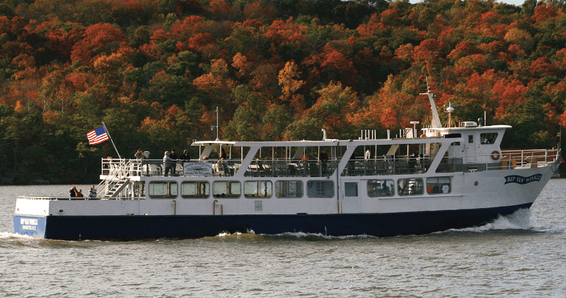 Take a Hudson River Fall Foliage Cruise