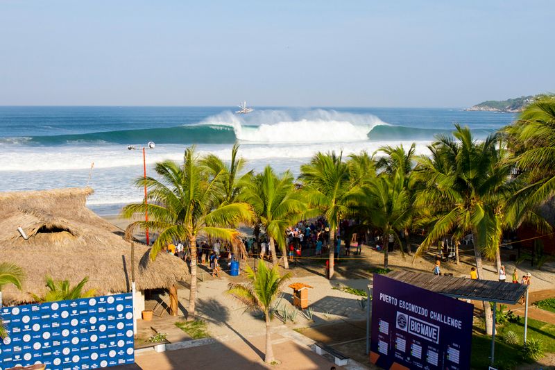 Puerto Escondido (Oaxaca) – Powerful waves (popular but risky for swimmers)