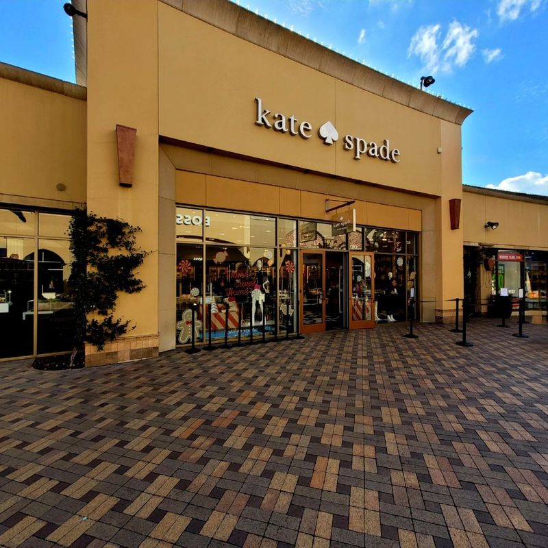 Brand-Name Paradise Awaits Bargain Hunters