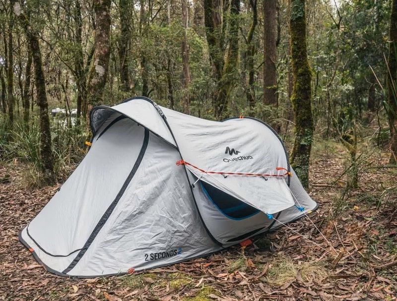 Quechua 2 Seconds Fresh & Black (2–3P) — Best Pop-Up for Festivals