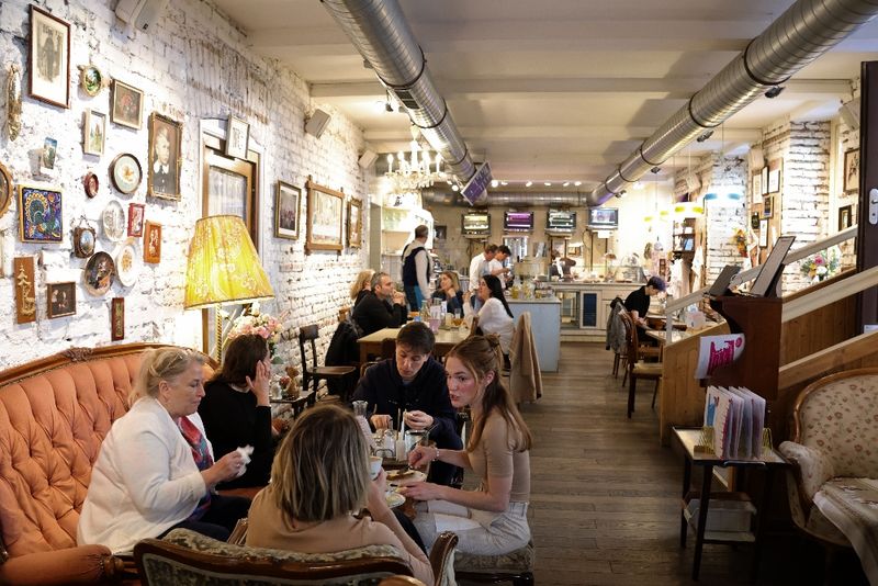 Vollpension – Vienna, Austria