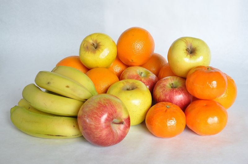 Fresh fruit with a peel (apples, bananas, clementines)