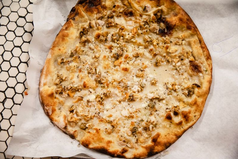 Frank Pepe Pizzeria Napoletana – New Haven, Connecticut