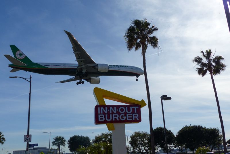 Watch jumbo jets at the Airplane Landing View Point (by In-N-Out)