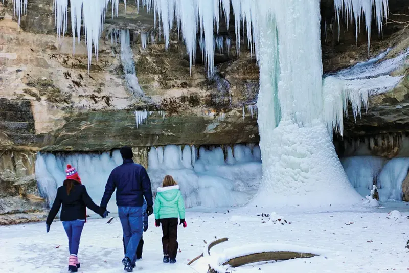 Starved Rock State Park, Utica, Illinois - Canyon Hiking and Small-Town Eats