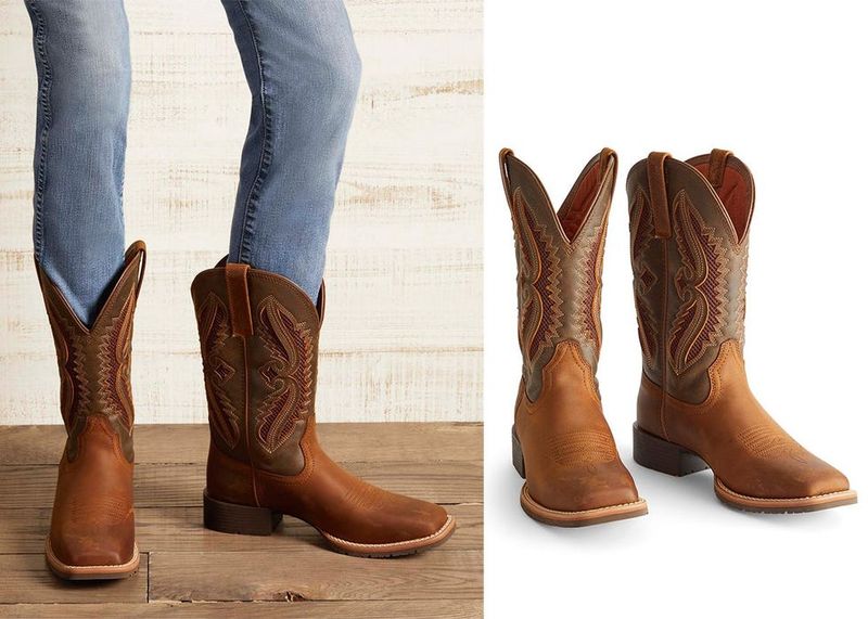 Western-Detail Travel Boots