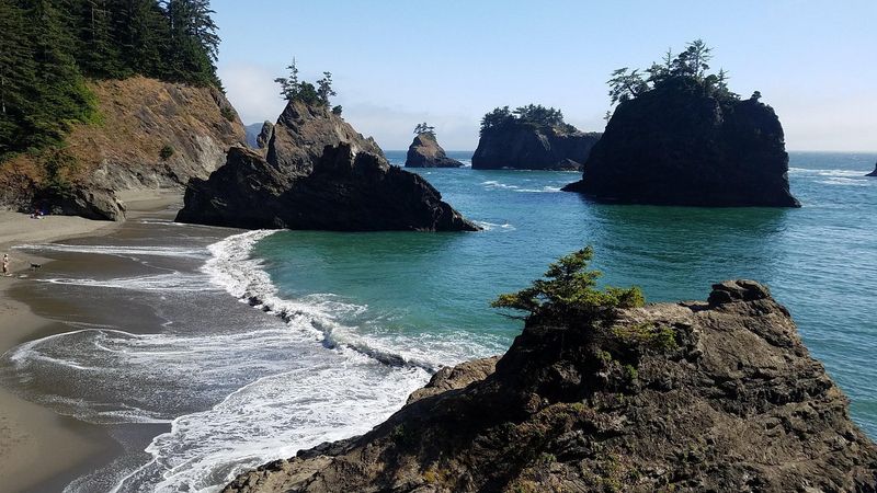 Gateway to Hidden Beaches and Secret Coves