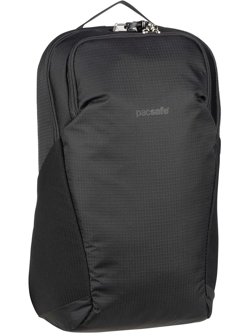 Backpack with lockable zippers