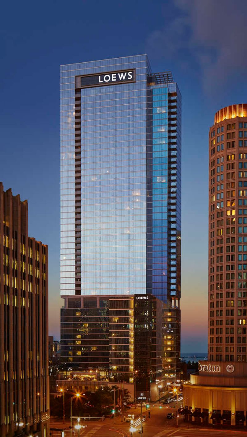 Loews Chicago Hotel (Streeterville)