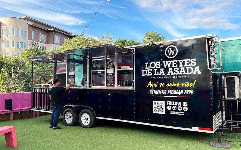 Los Weyes de la Asada