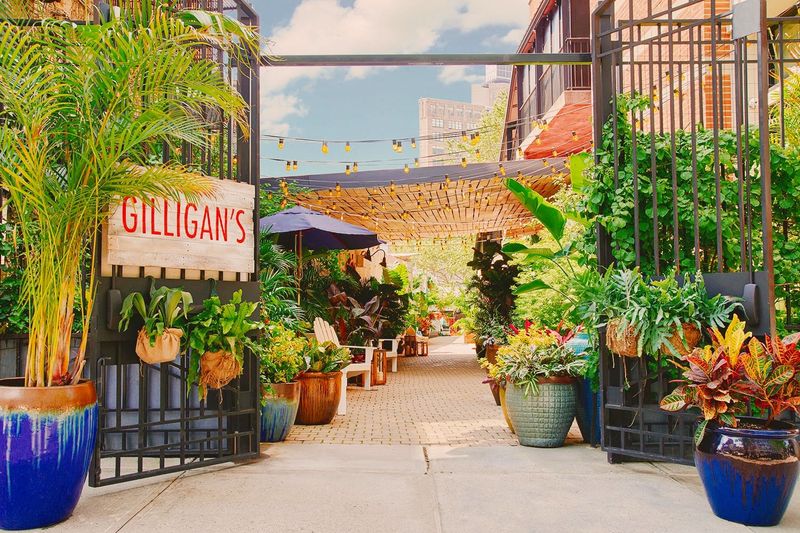 Gilligan's Tropical SoHo Courtyard