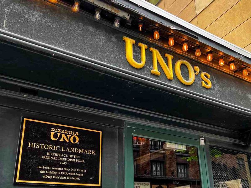 Pizzeria Uno - The Birthplace Legend